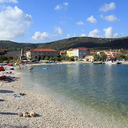 Family Friendly House With A Swimming Pool Vinisce, Trogir - 14858 * Vinišće