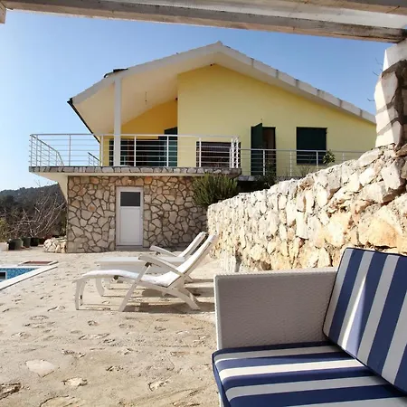 Сasa de vacaciones Family Friendly House With A Swimming Pool Vinisce, Trogir - 14858 Vinišće